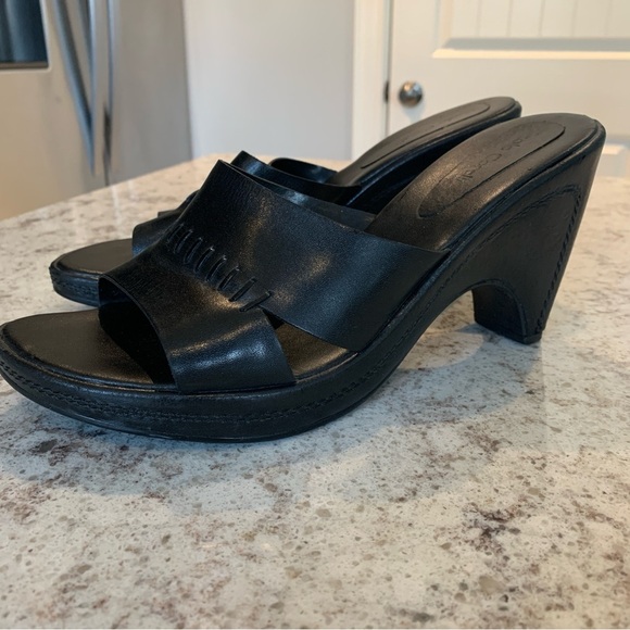 Paolo Corelli black dressy shoes, 8.5, 4” heel 
Leather upper - Picture 1 of 9